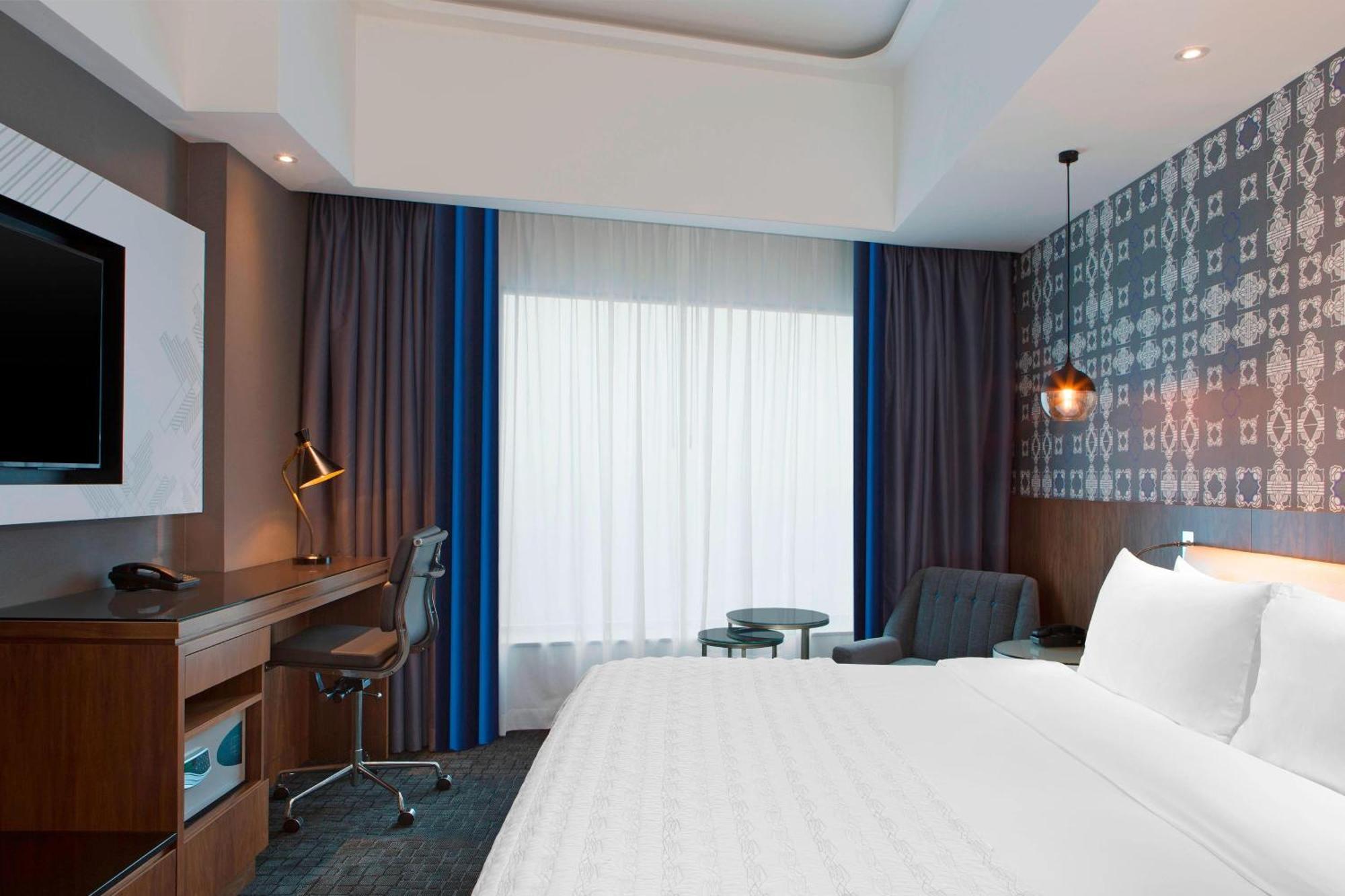 Le Meridien Kuala Lumpur Eksteriør billede A guest room at the hotel