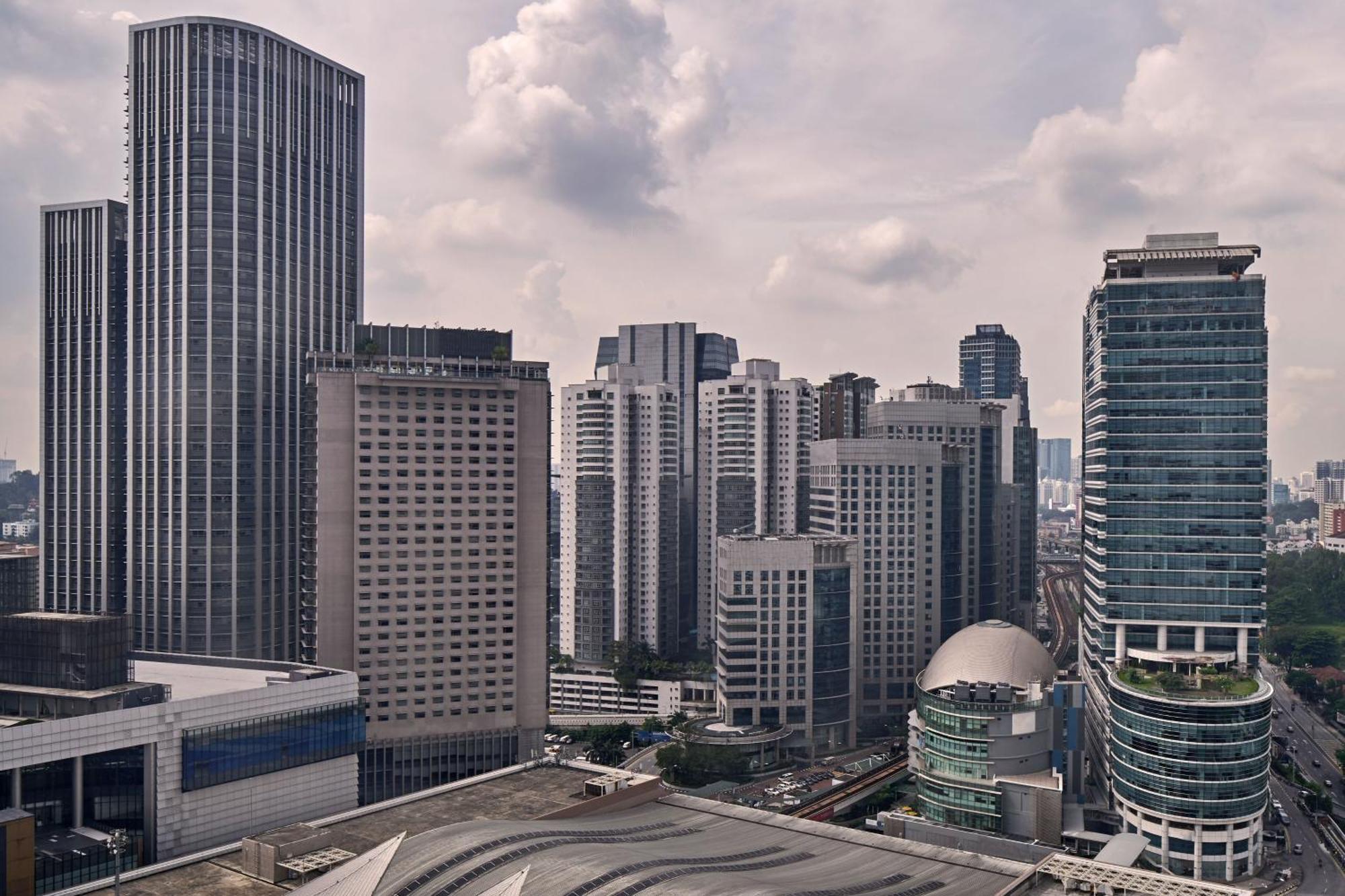 Le Meridien Kuala Lumpur Eksteriør billede The skyline of the Bonifacio Global City